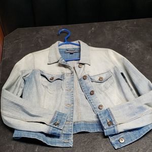 Jean jacket size 6 petite.